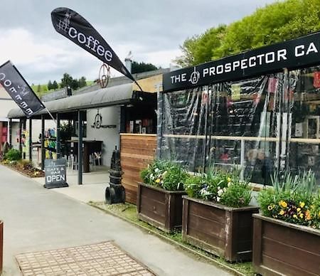 The Prospector Lawrence Motel ภายนอก รูปภาพ