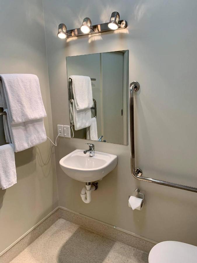 The Prospector Lawrence Motel ภายนอก รูปภาพ
