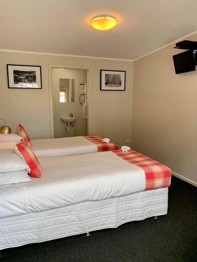 The Prospector Lawrence Motel ภายนอก รูปภาพ