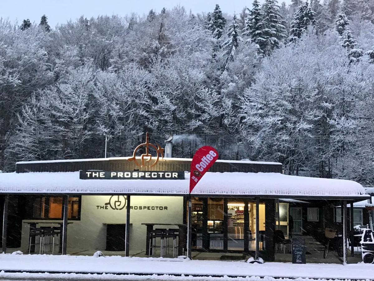 The Prospector Lawrence Motel ภายนอก รูปภาพ
